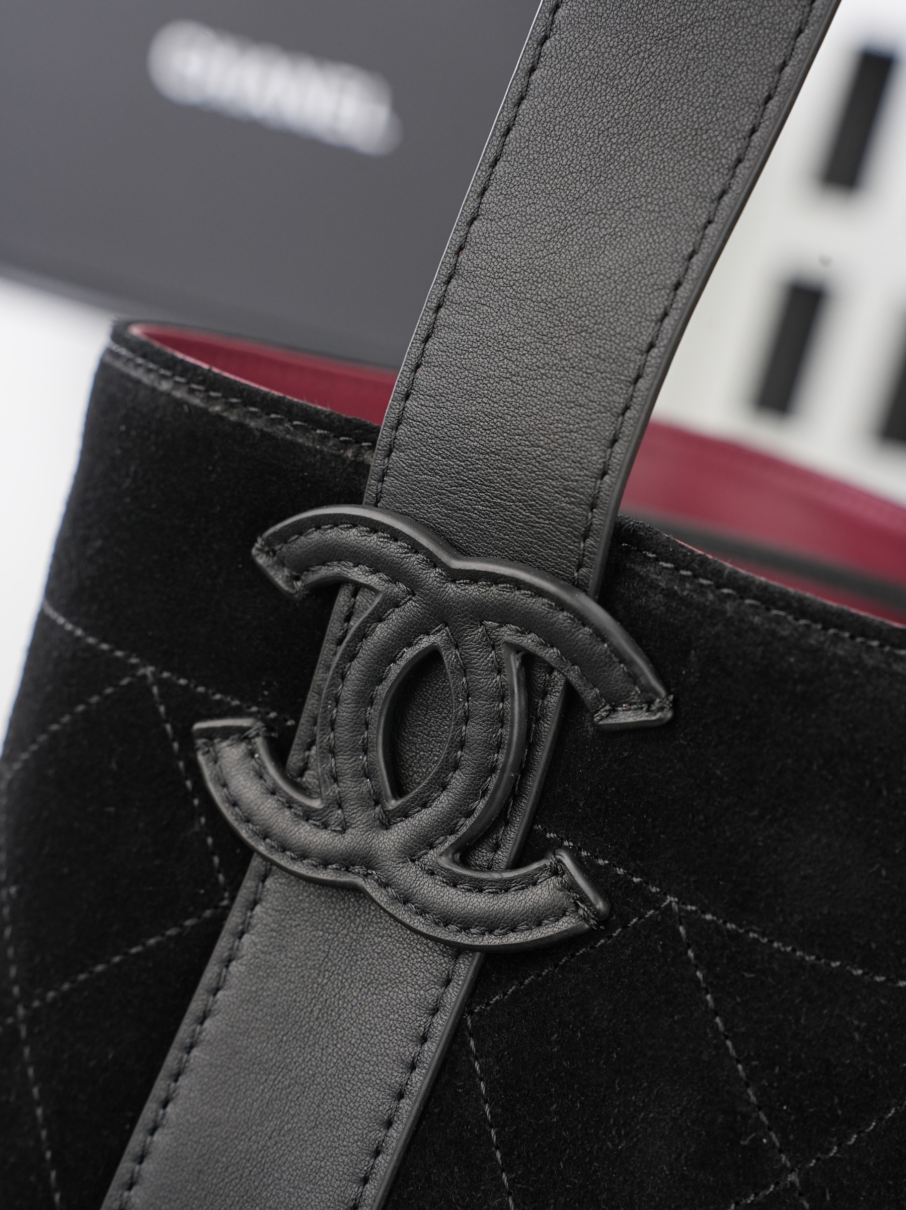 Ch**el Bucket Bag AS6584 23x23x14cm