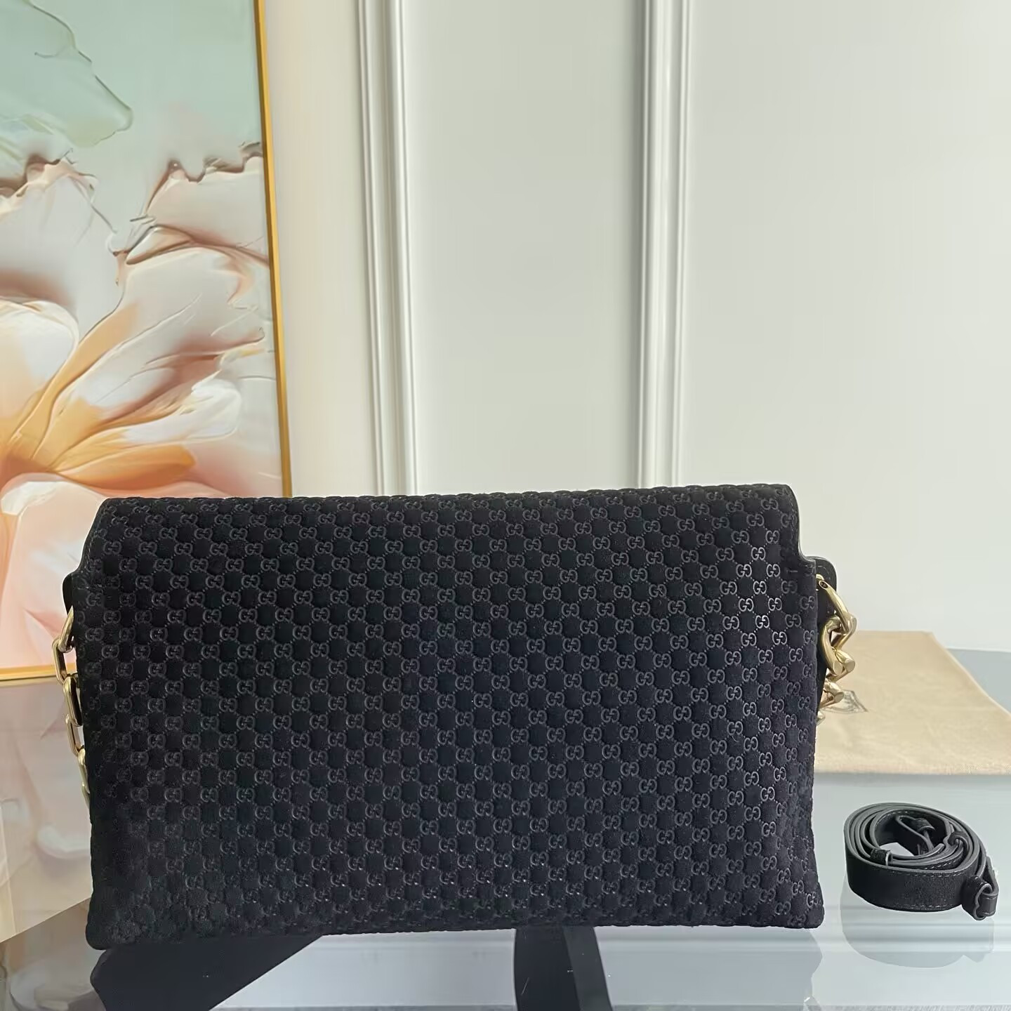 Gvc*1 Large Shoulder Bag With Chain 36x19.5x9.5cm