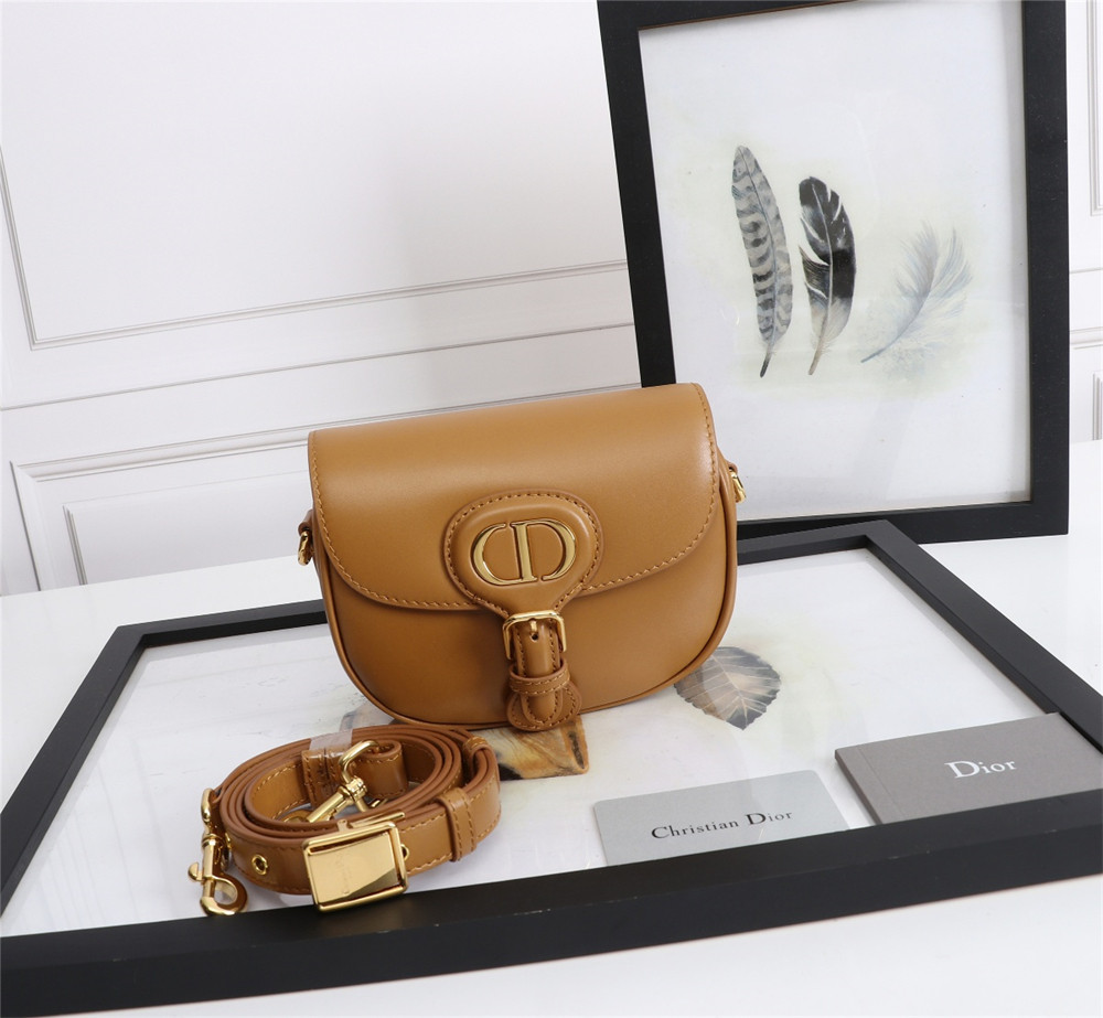 MEDIUM D10r BOBBY BAG Camel Box Calfskin