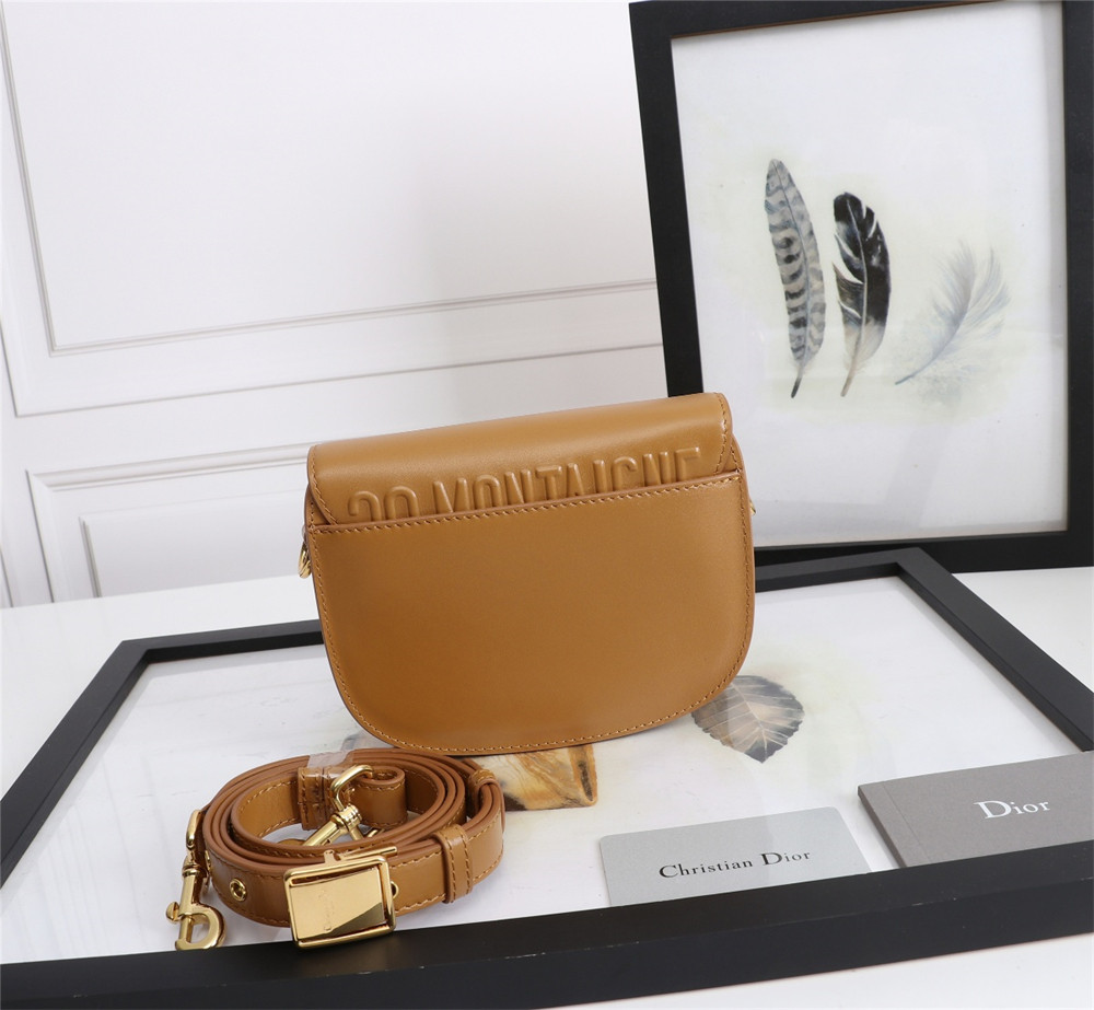 MEDIUM D10r BOBBY BAG Camel Box Calfskin
