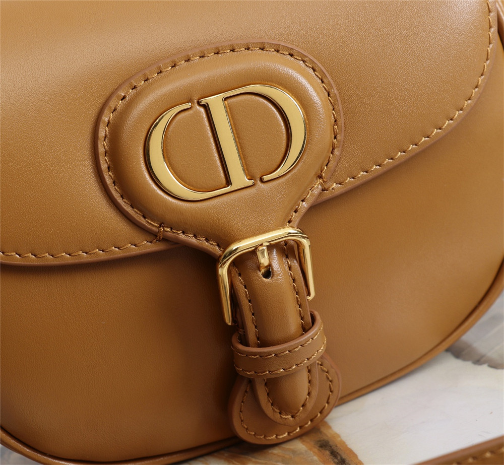 MEDIUM D10r BOBBY BAG Camel Box Calfskin