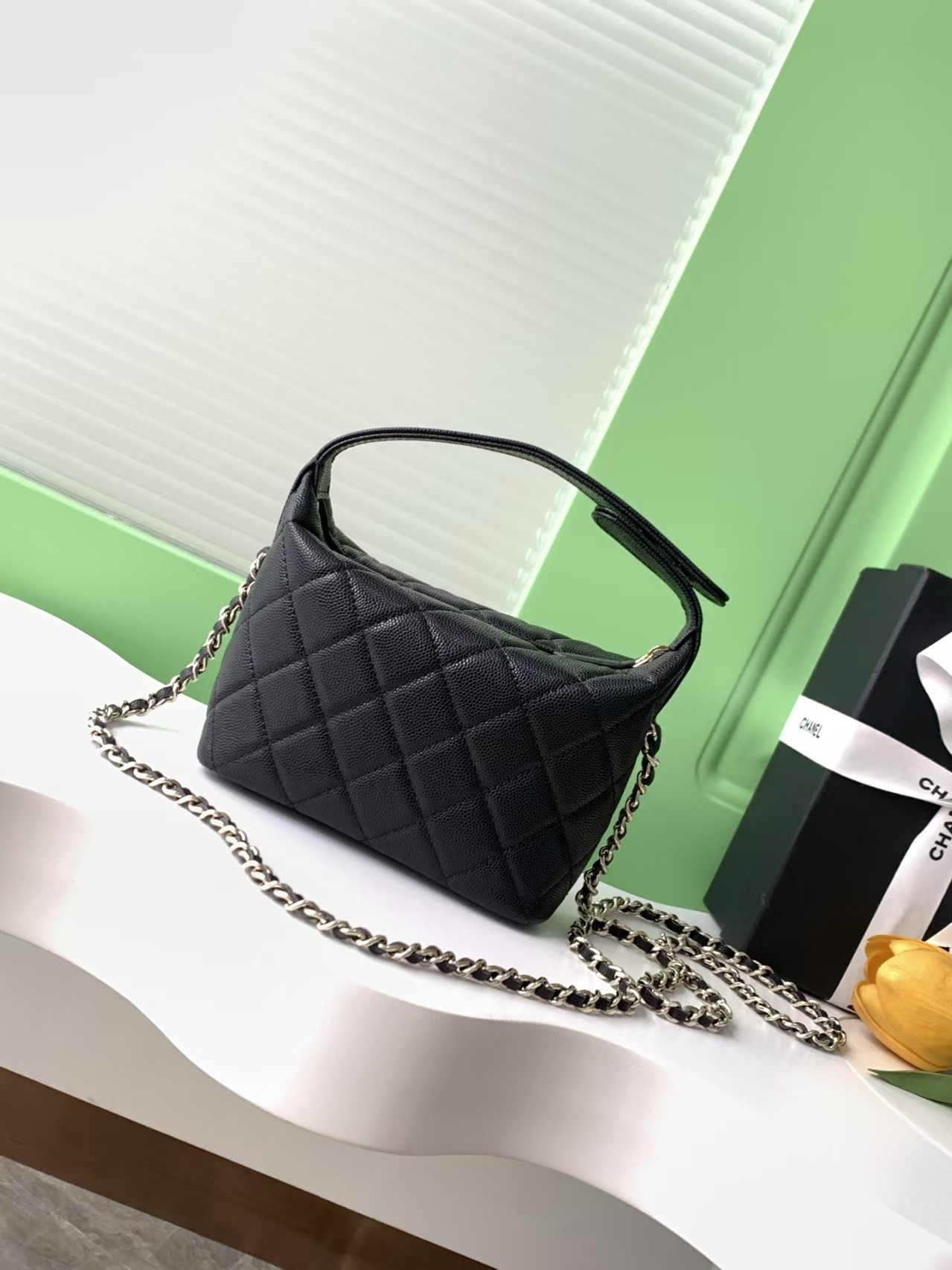 Ch**el Clutch with Chain 21.5x19x6cm