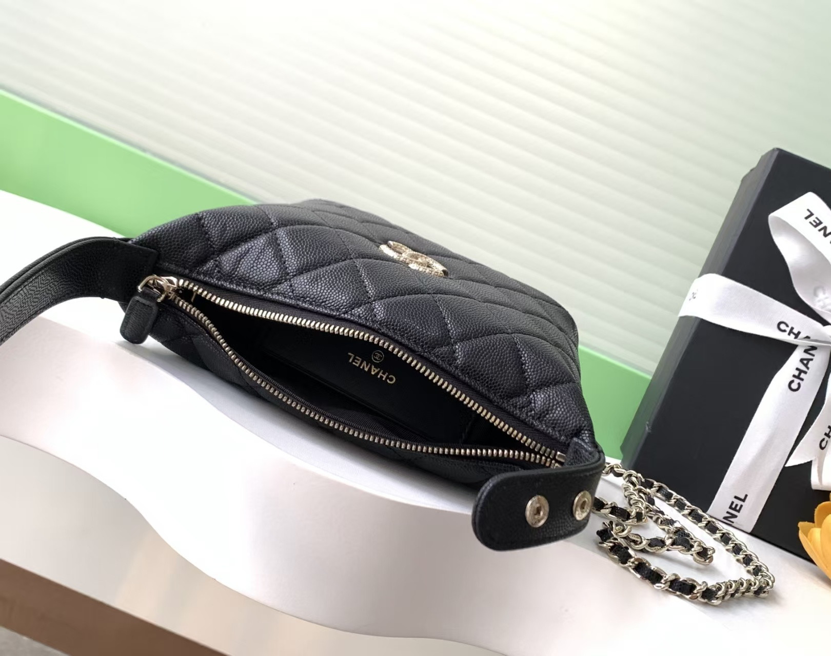 Ch**el Clutch with Chain 21.5x19x6cm