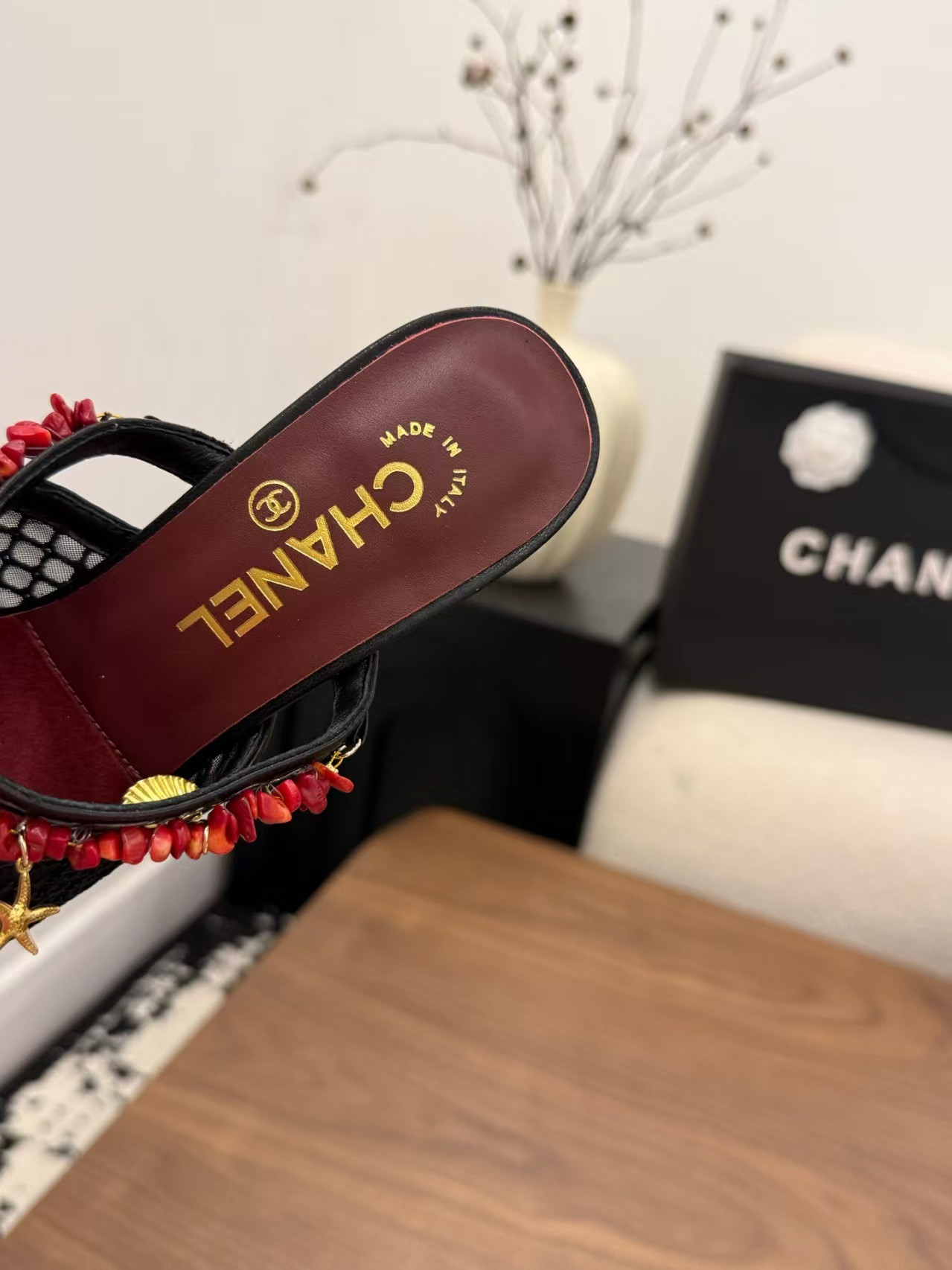 UA Ch**el Sandals(Vintage Beaded)