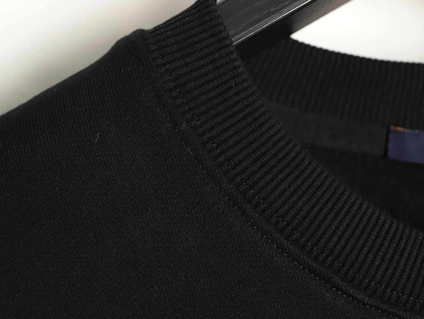 L0vis Vvtt0n Hoodies