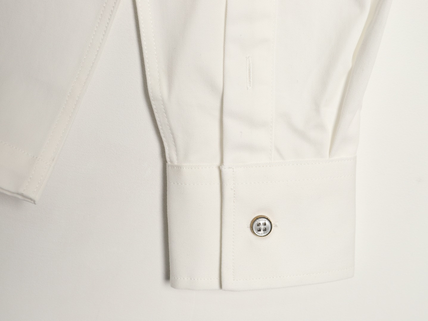 L0vis Vvtt0n 26ss Long-sleeved Shirts