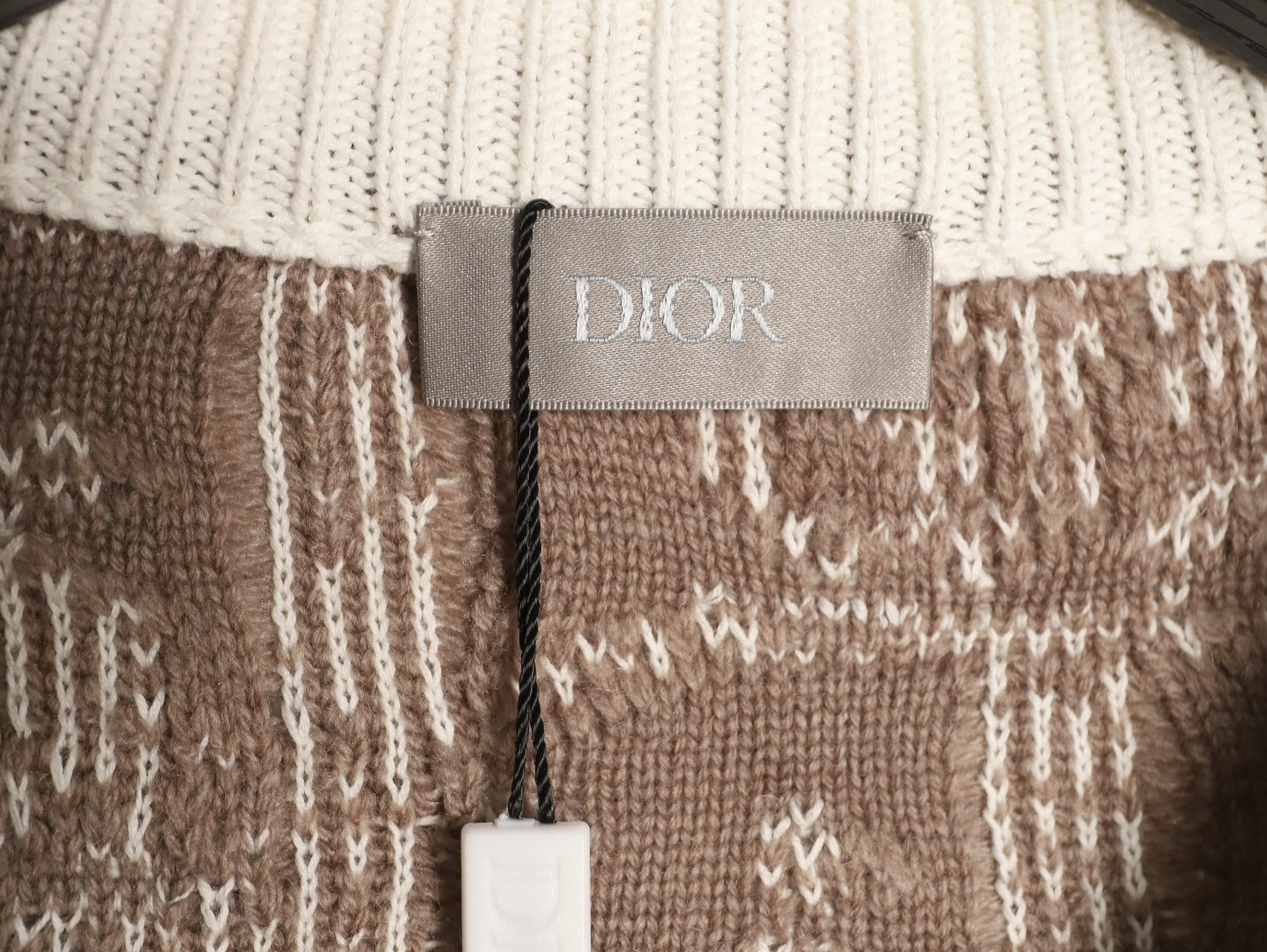 D10r CD Cardigan