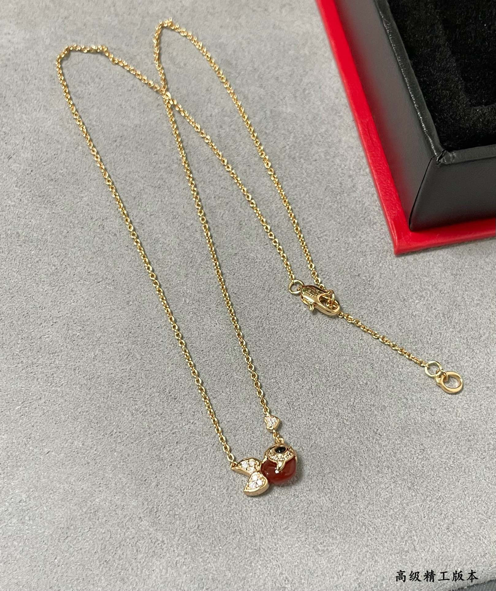 Qeelin Little Goldfish Necklace