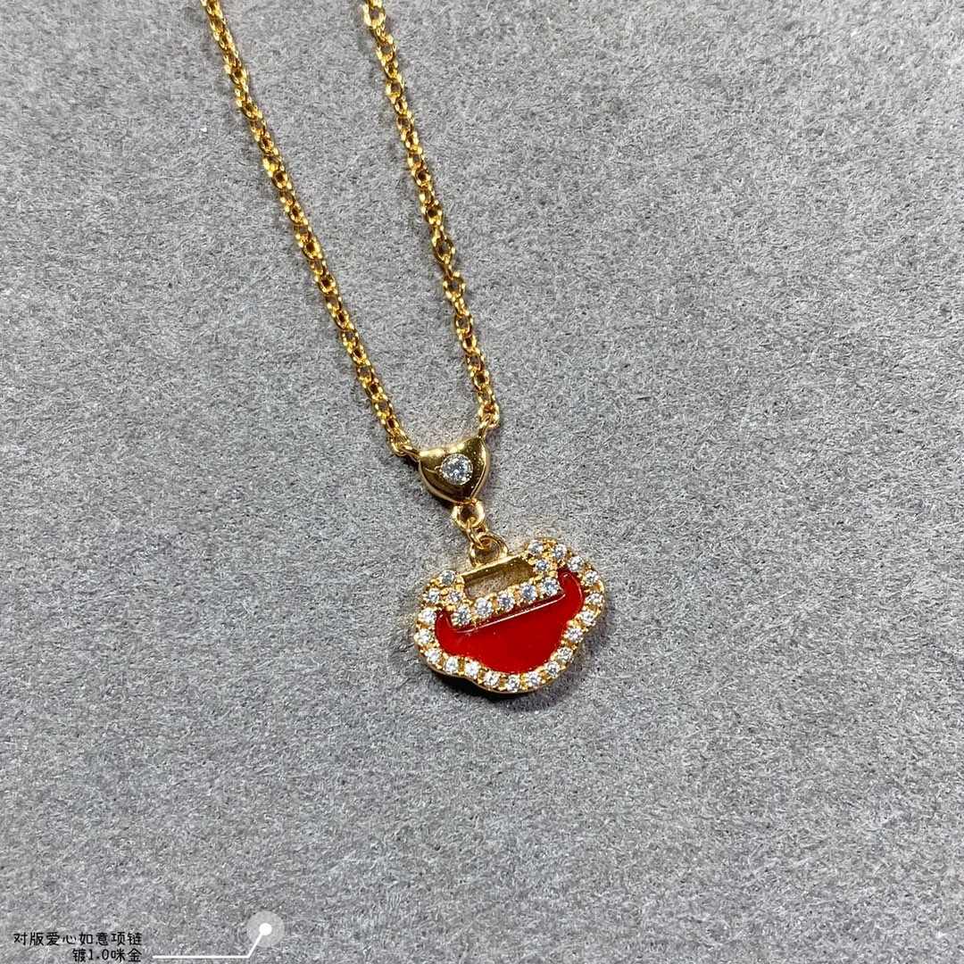 Qeelin Mini Heart-shaped Ruyi Necklace