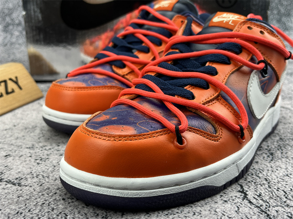 UA NIKE OFF-WHITE X FUTURA UNVEIL X DUNK LOW