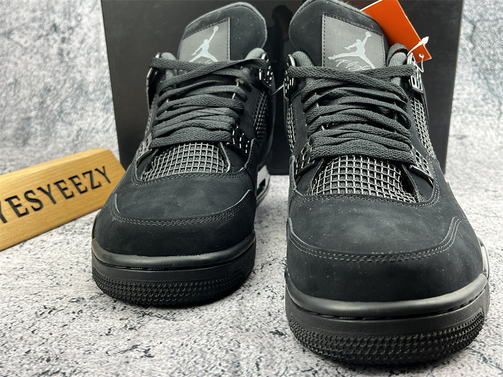UA AIR JORDAN 4 RETRO 