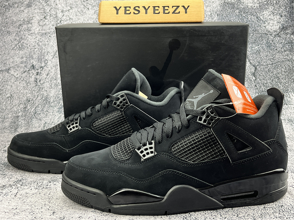 UA AIR JORDAN 4 RETRO 