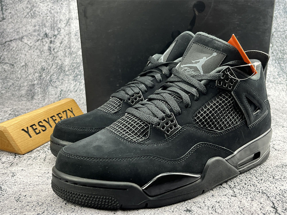 UA AIR JORDAN 4 RETRO 