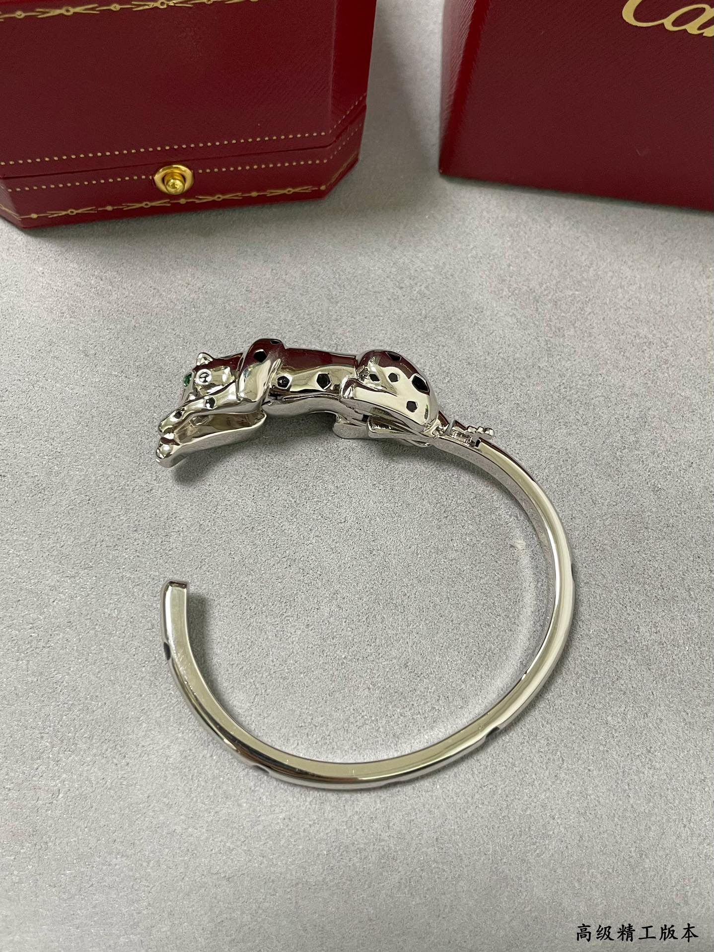 Ca*t1er Light Gold Spotted Leopard Bracelet