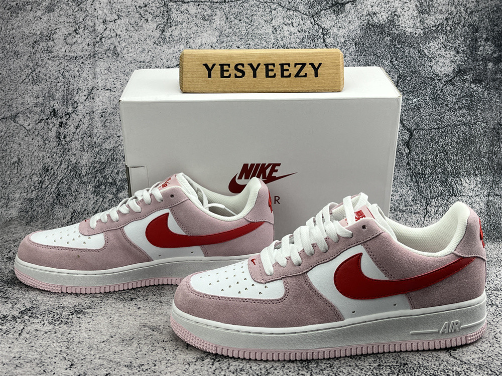UA NIKE AIR FORCE 1 LOW 