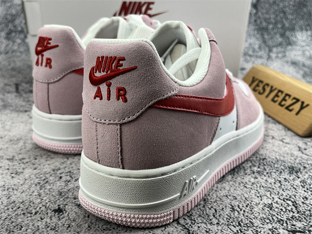 UA NIKE AIR FORCE 1 LOW 