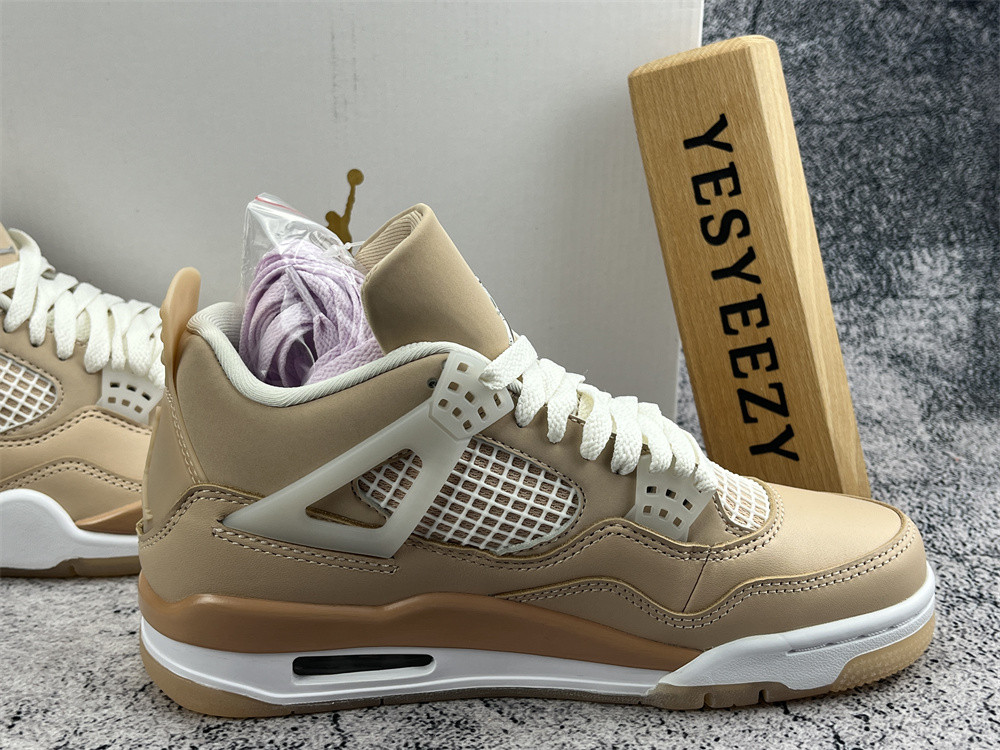 UA WMNS AIR JORDAN 4 RETRO 