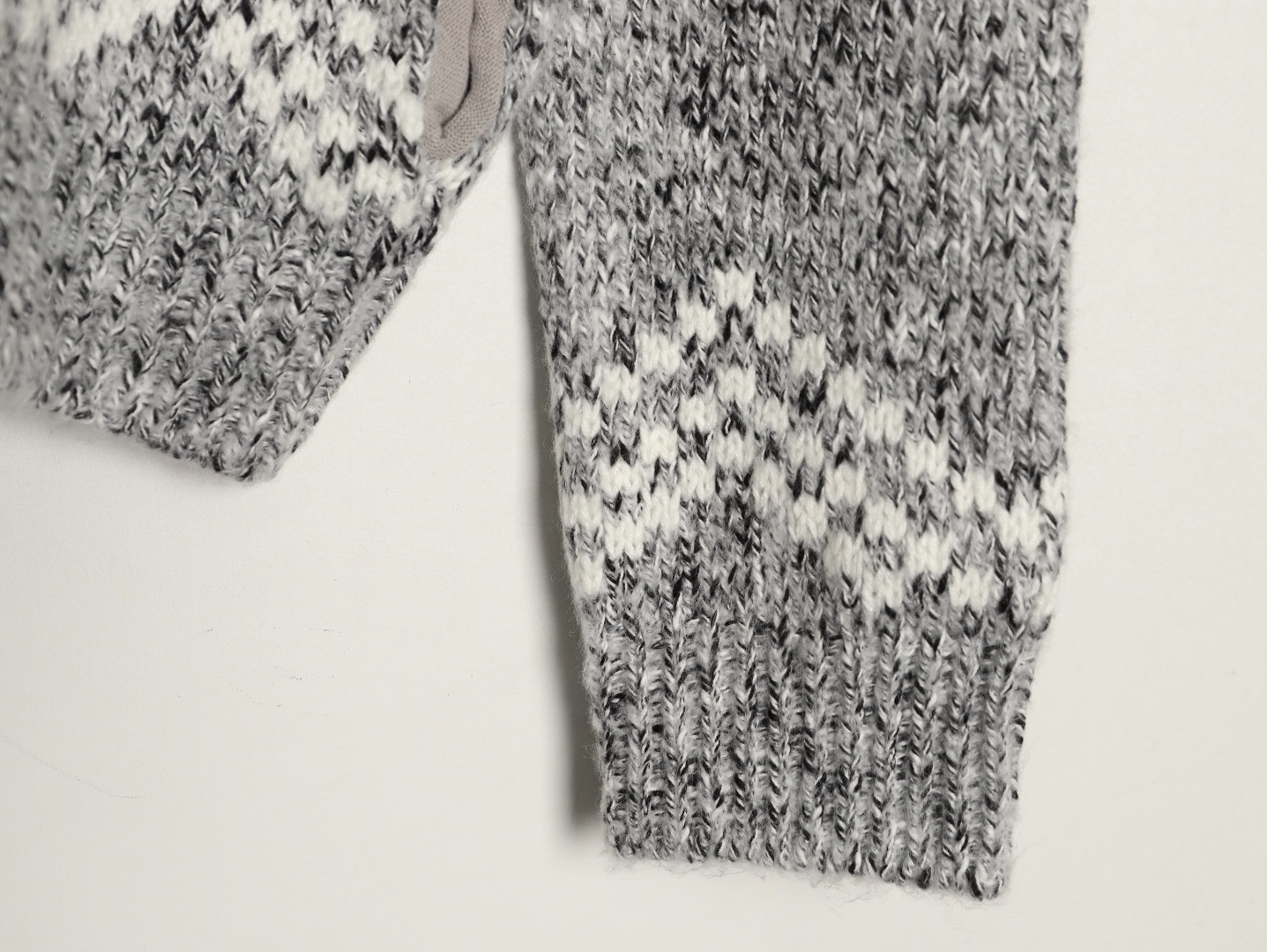 L0vis Vvtt0n Sweaters Coats