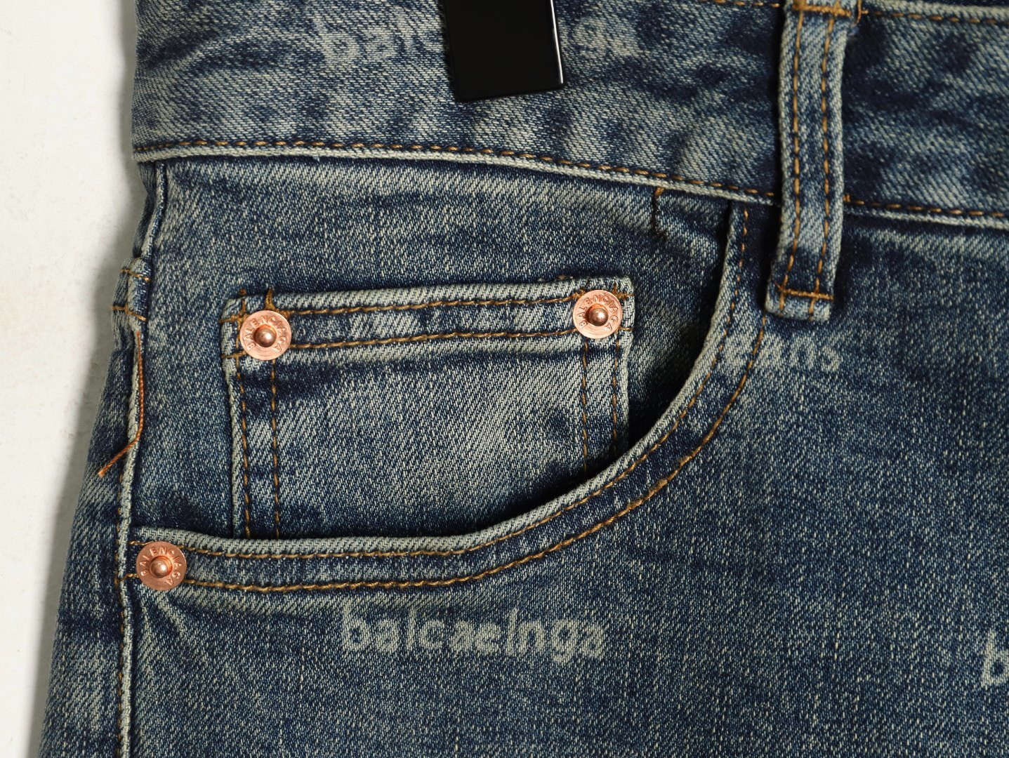 Ba1en*iaga Jeans