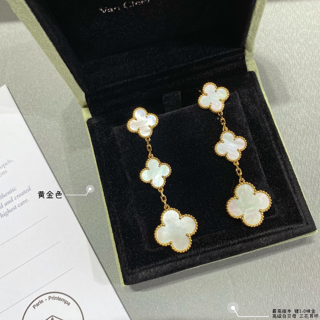 V*n Cl**f & Arpels High-grade white Fritillaria three flowers Earrings
