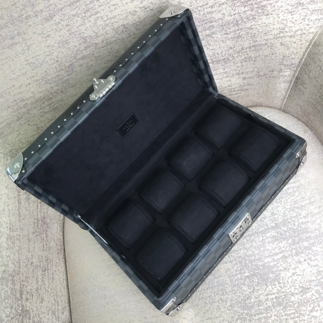 LV 8 WATCH CASE N48194