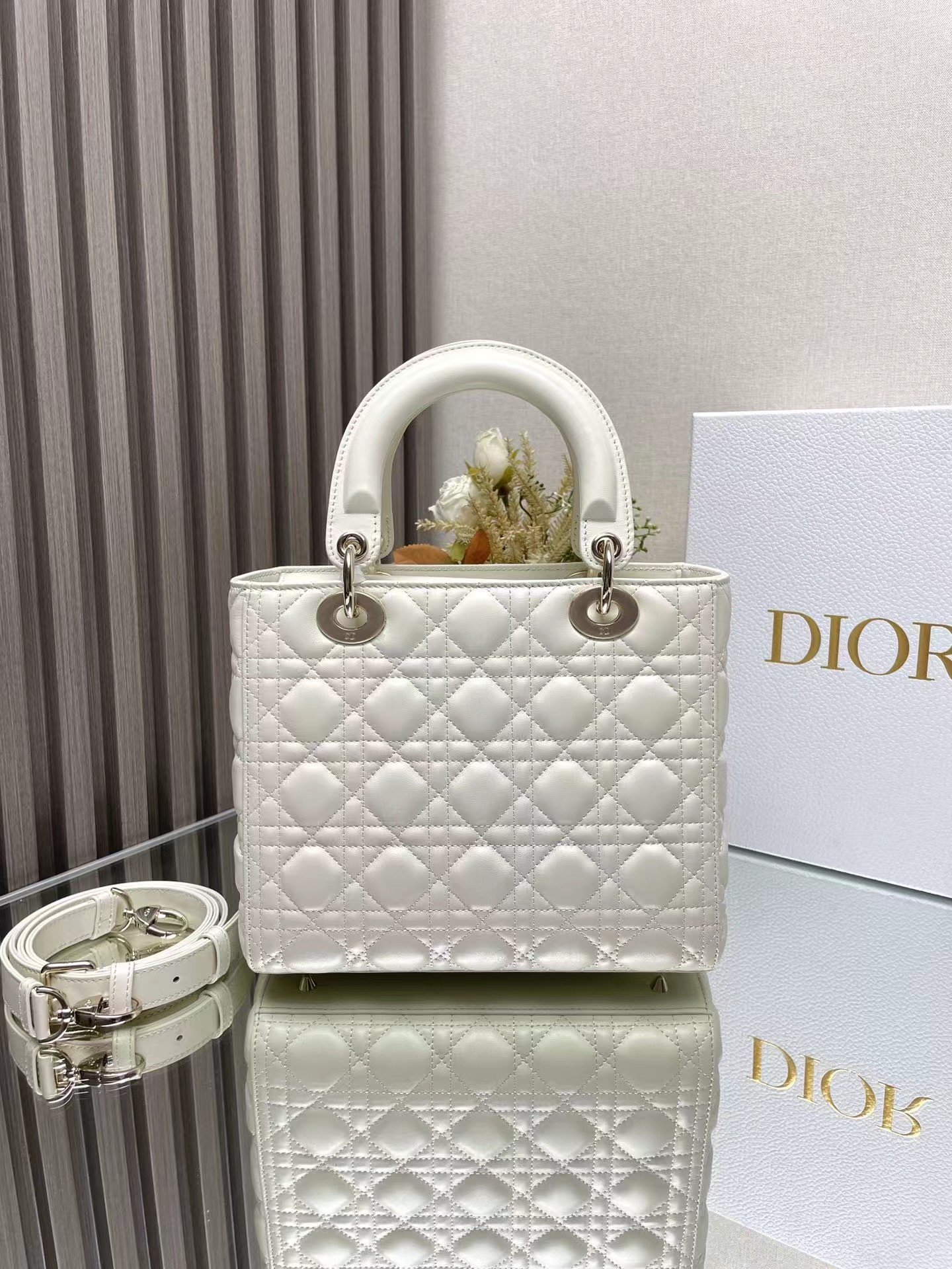 Medium Lady D10r Bag  24 x 20 x 12 cm