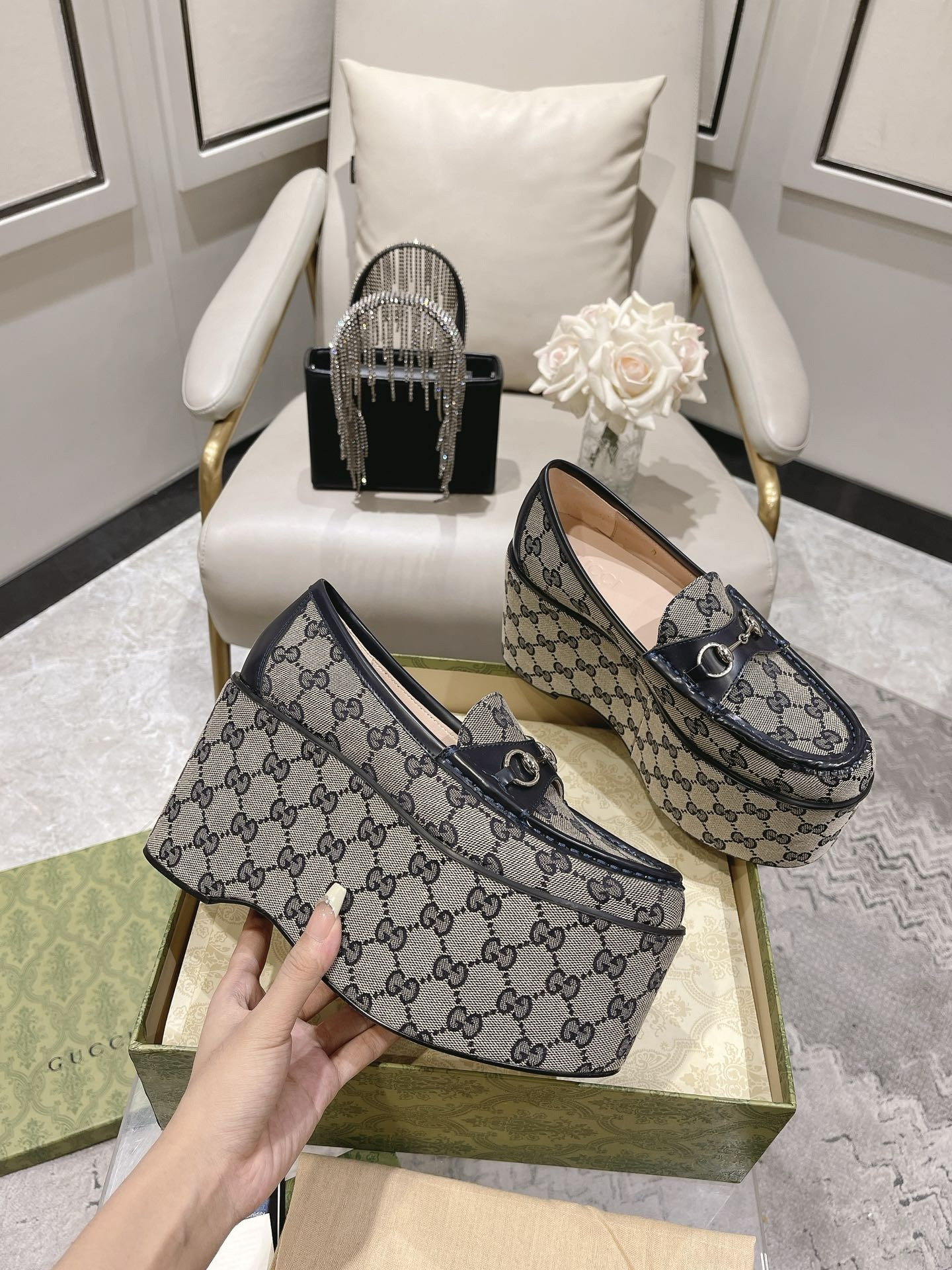 Gvc*1 HORSEBIT PLATFORM LOAFER