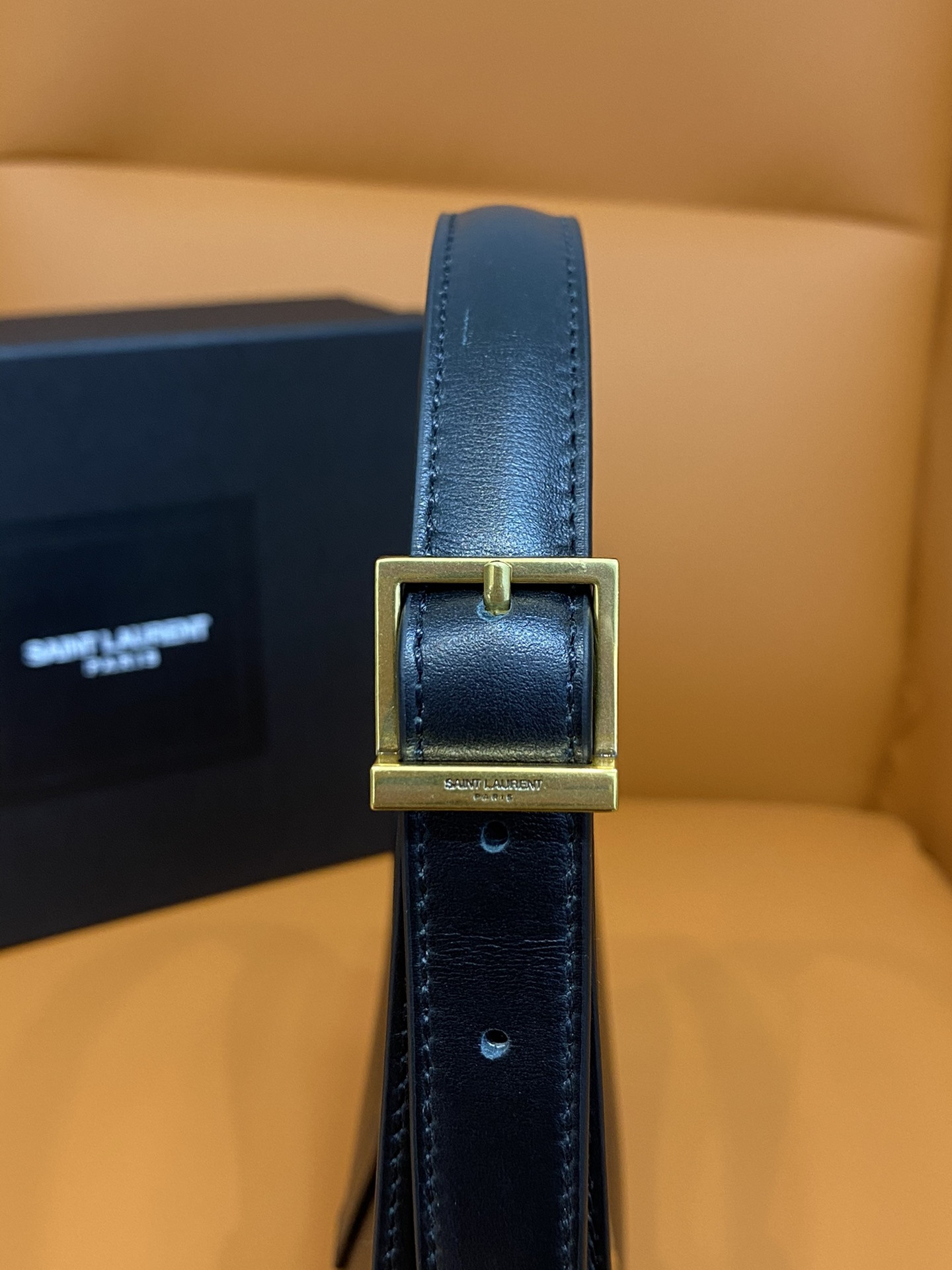 Y51 LE 5 À 7 IN SMOOTH LEATHER NOIR 23 X 16 X 6.5 CM