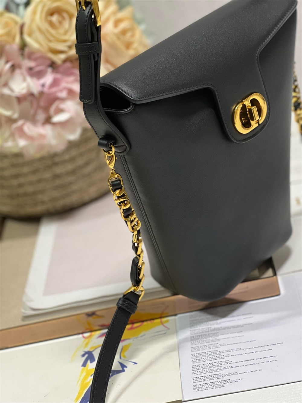 D10r 30 Montaigne Large Chain Bucket Bag Black 17x7x18cm