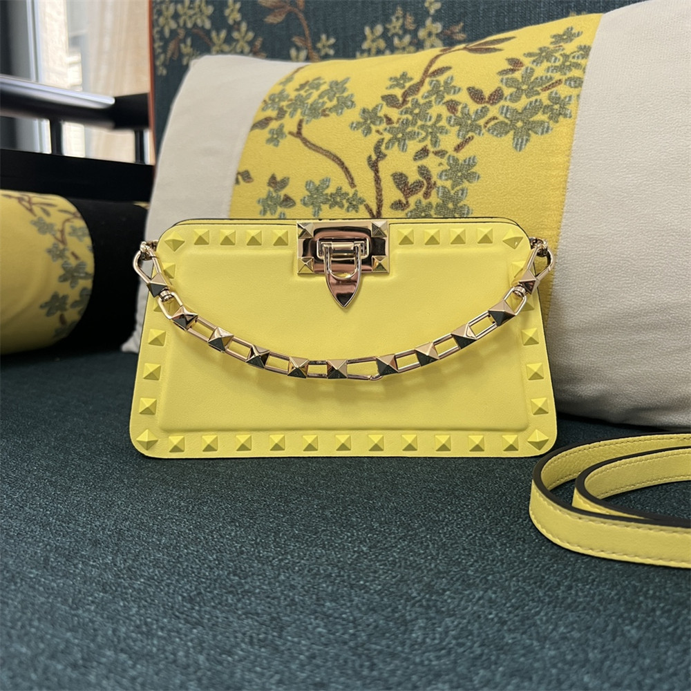 Va1e*ntin0 GARAVANI ROCKSTUD23 SMALL SMOOTH CALFSKIN SHOULDER BAG YELLOW