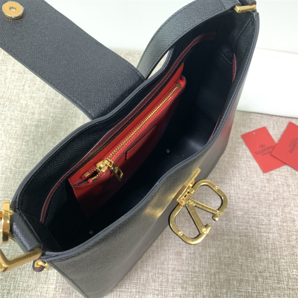 Va1e*ntin0 GARAVANI VSling Hobo Bag Black
