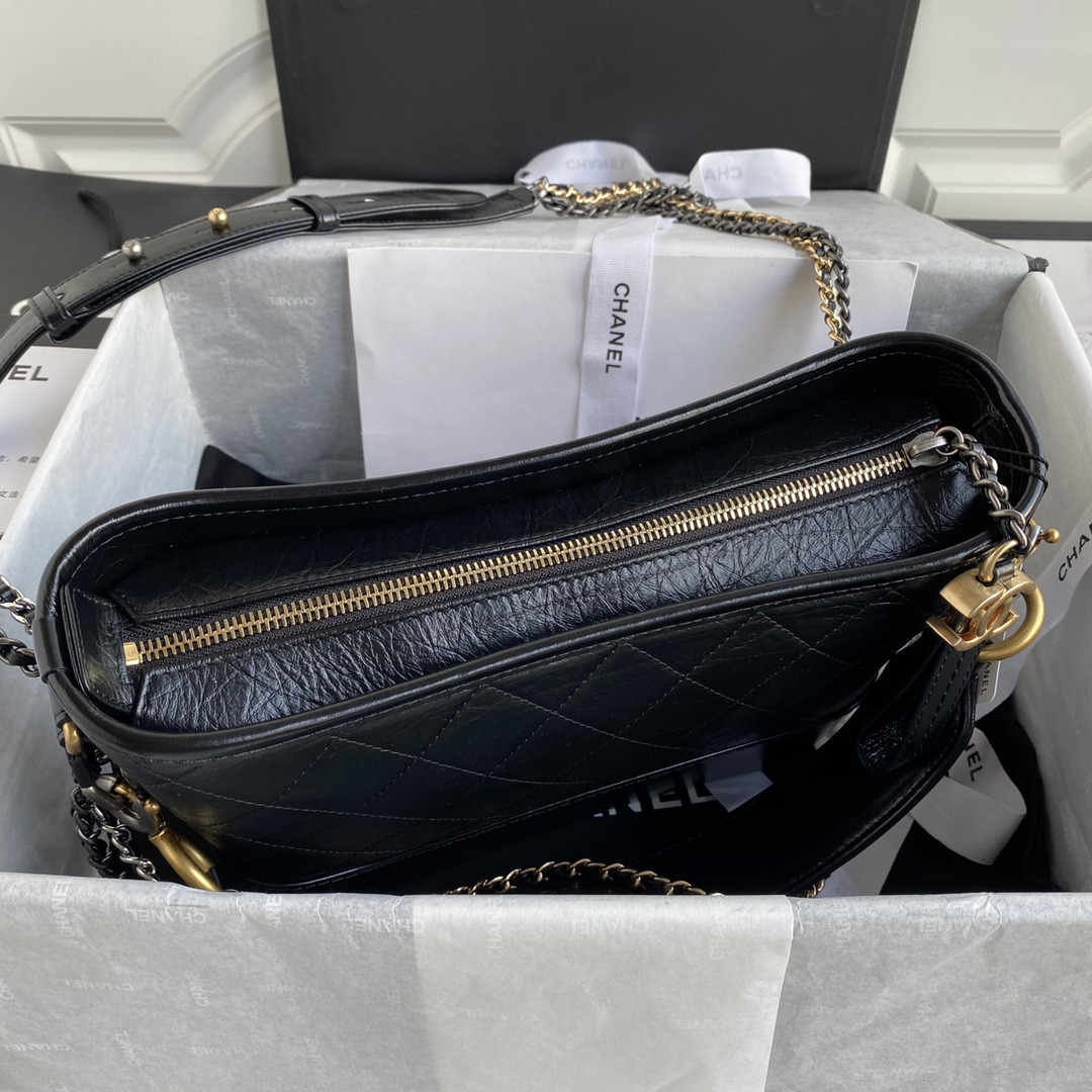 Ch**el  Gabrielle SMALL BLACK with shoulder strap letters 20 x 15 x 8cm