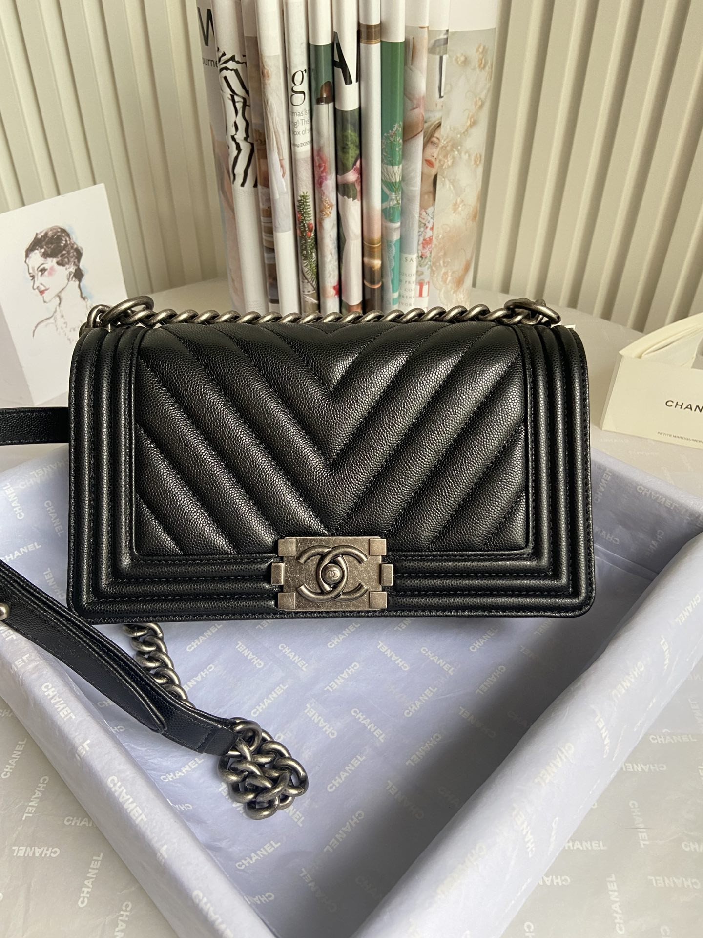 BOY Ch**el HANDBAG Shiny Grained Calfskin 5.9 × 9.8 × 3.5 in
