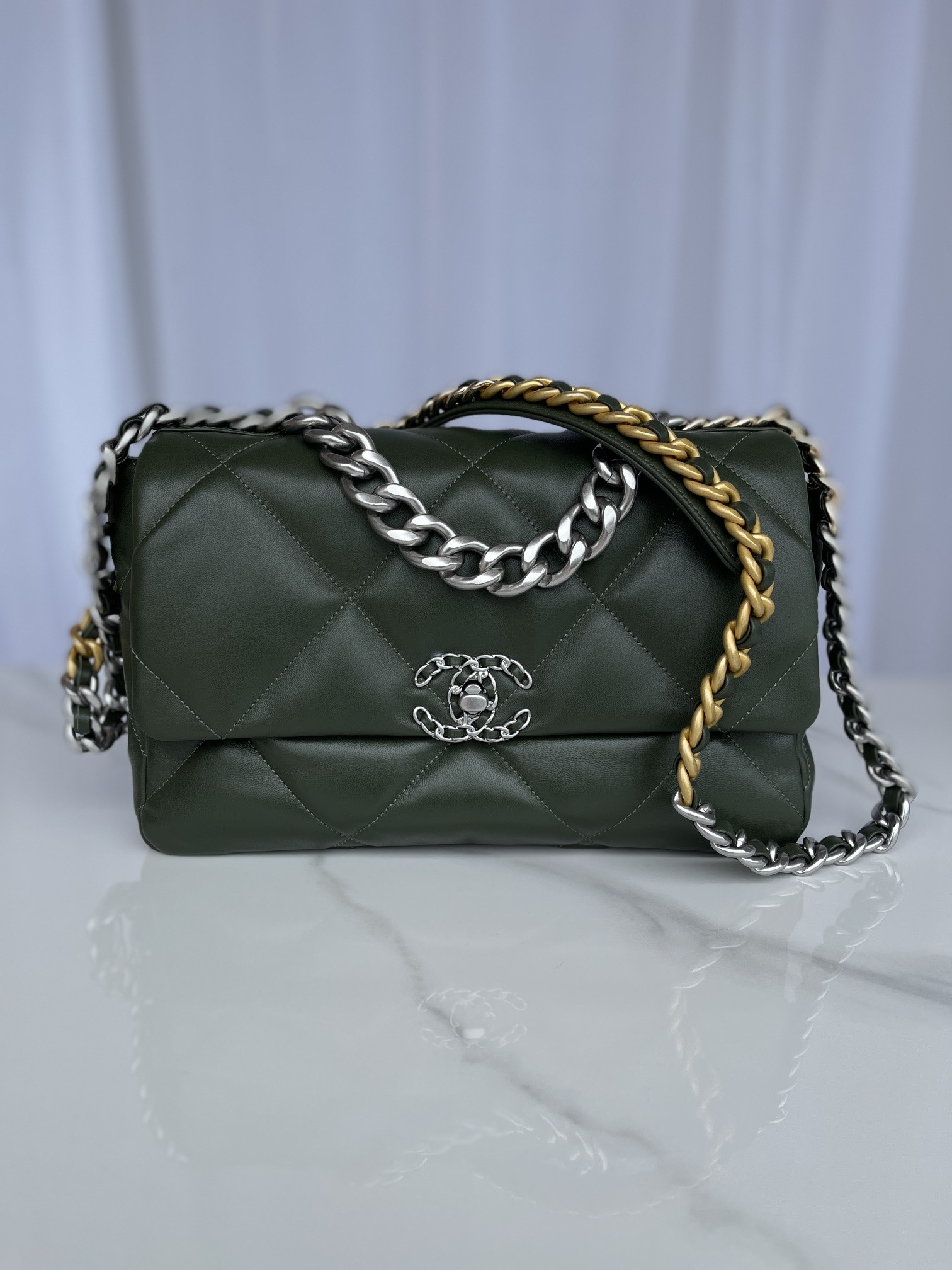Ch**el 19 LARGE HANDBAG Shiny Leather, Gold-Tone, Silver-Tone & Ruthenium-Finish Metal Dark Green 7.8 × 11.7 × 3.9 in