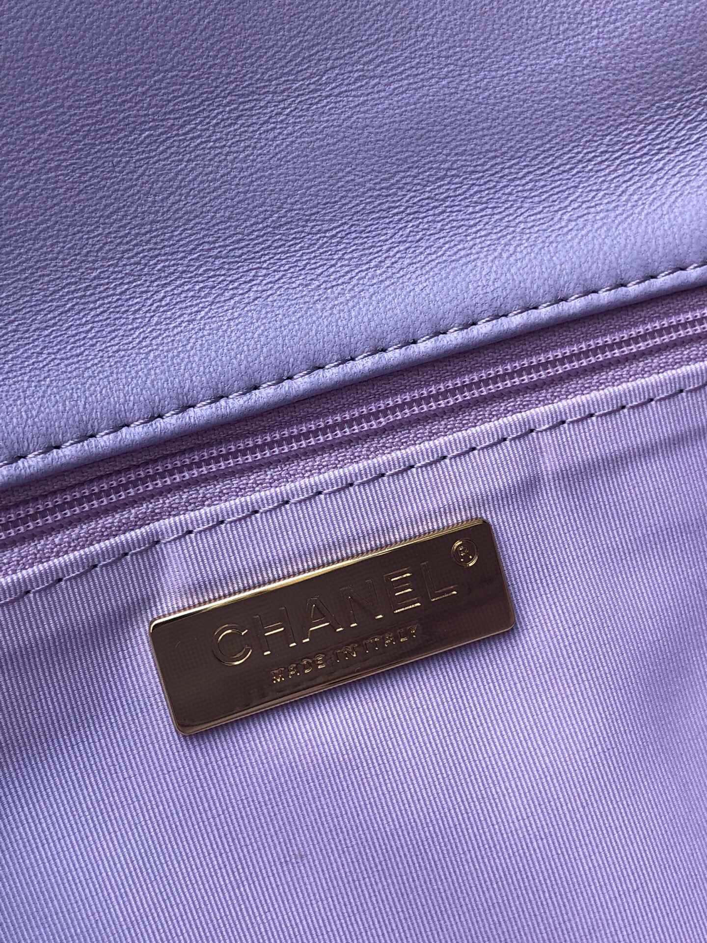Ch**el 19 LARGE HANDBAG Shiny Leather, Gold-Tone, Silver-Tone & Ruthenium-Finish Metal Purple 7.8 × 11.7 × 3.9 in