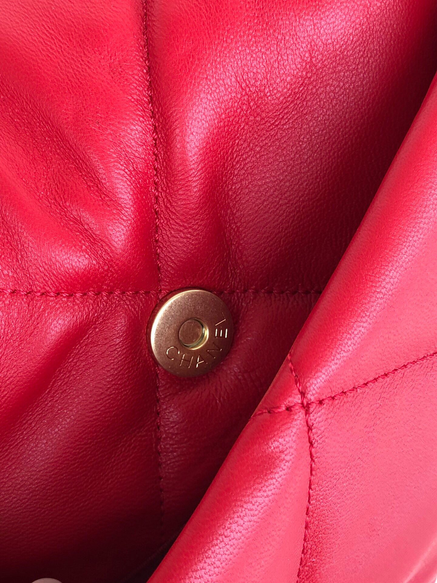 Ch**el 19 LARGE HANDBAG Shiny Leather, Gold-Tone, Silver-Tone & Ruthenium-Finish Metal Red 7.8 × 11.7 × 3.9 in