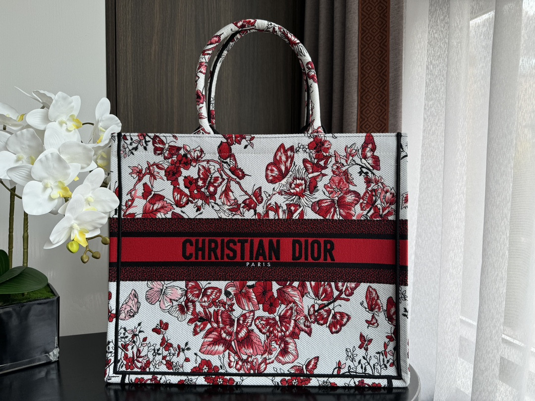 Large D10r BOOK TOTE WHITE AND RED LE CŒUR DES PAPILLONS EMBROIDERY 16.5 x 14 x 7.5 inches