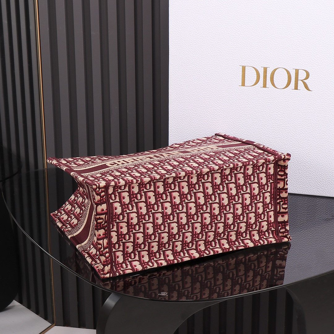 Medium D10r Book Tote Oblique Burgundy 14 x 11 x 6.5 inches