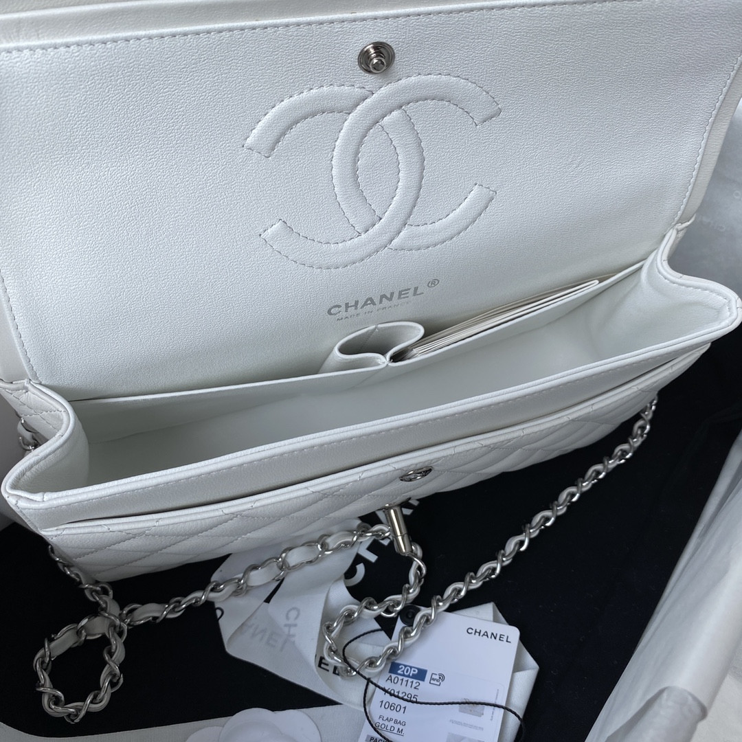 Ch**el CLASSIC HANDBAG LAMBSKIN & SILVER-TONE METAL WHITE 15.5x25.5x6.5cm
