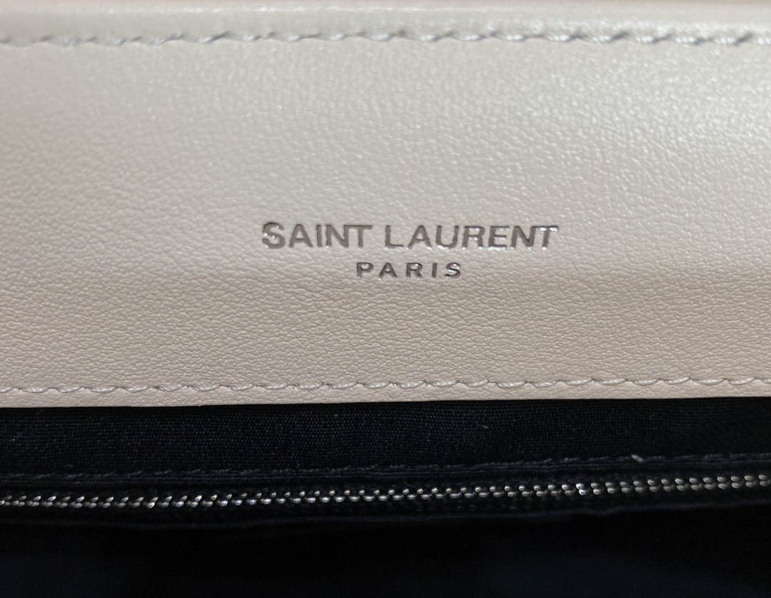 Y51 LOULOU MEDIUM IN QUILTED LEATHER BLANC VINTAGE SILVER 12.5 X 8.6 X 3.5 INCHES