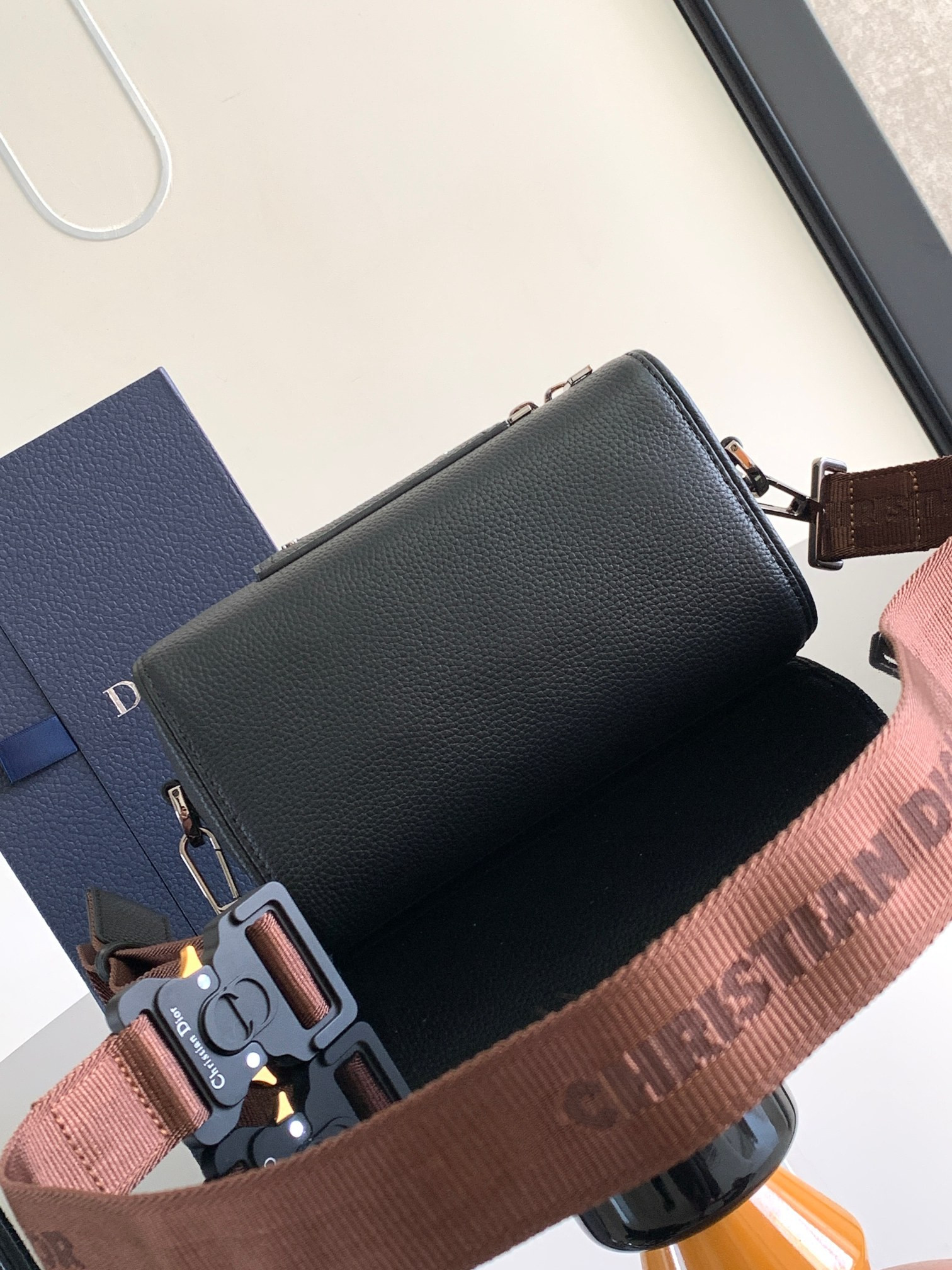 D10r Lingot Toiletry Bag GRAINED LEATHER BLACK Black Oblique Mirage Technical Fabric 8.5 x 5 x 4 inches