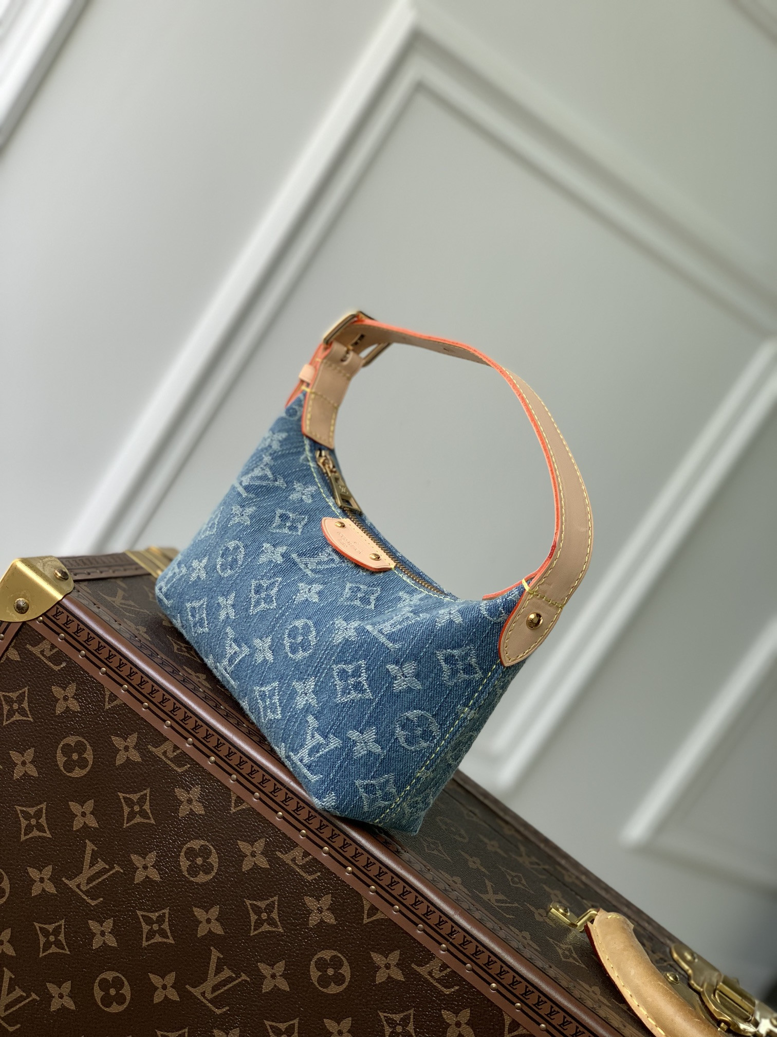 L0vis Vvtt0n M82949 Hills Pochette 7.3 x 4.3 x 2.6 inches