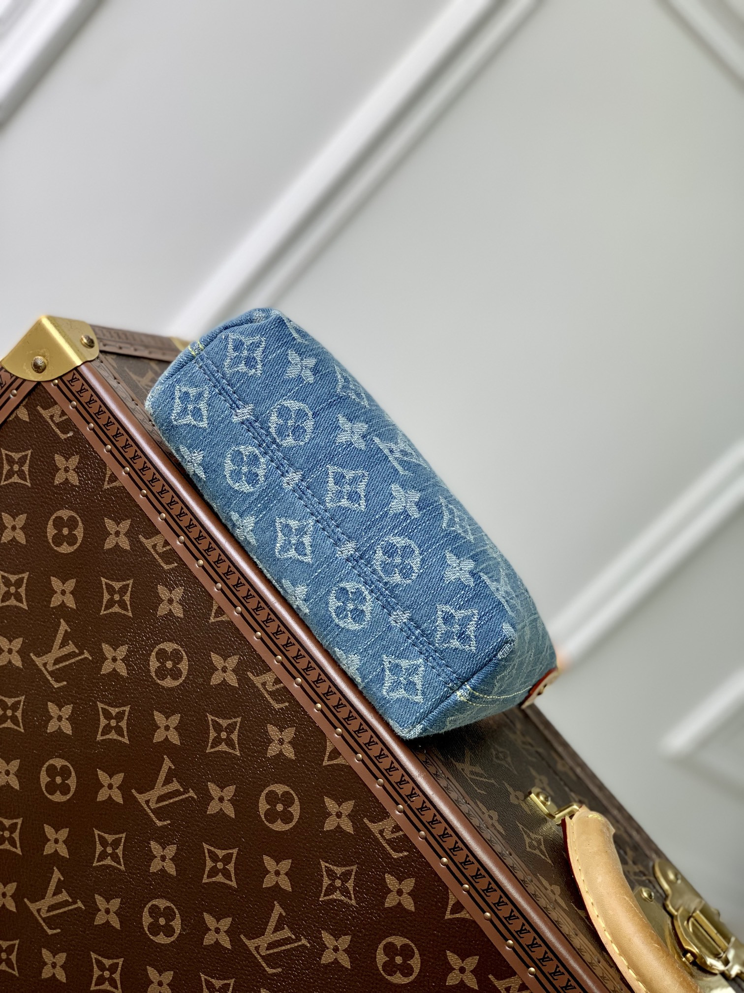 L0vis Vvtt0n M82949 Hills Pochette 7.3 x 4.3 x 2.6 inches