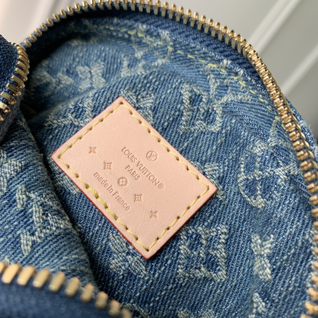 L0vis Vvtt0n M82948 Fairfax Pochette 5.5 x 7.1 x 1.1 inches