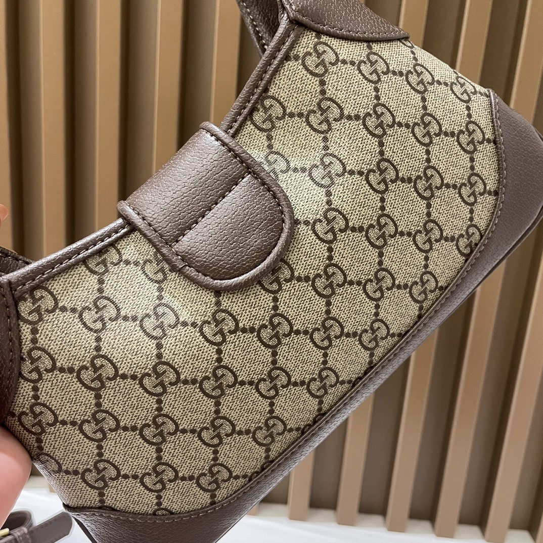 Gvc*1 APHRODITE SHOULDER BAG 27 X 13.5 X 2 cm