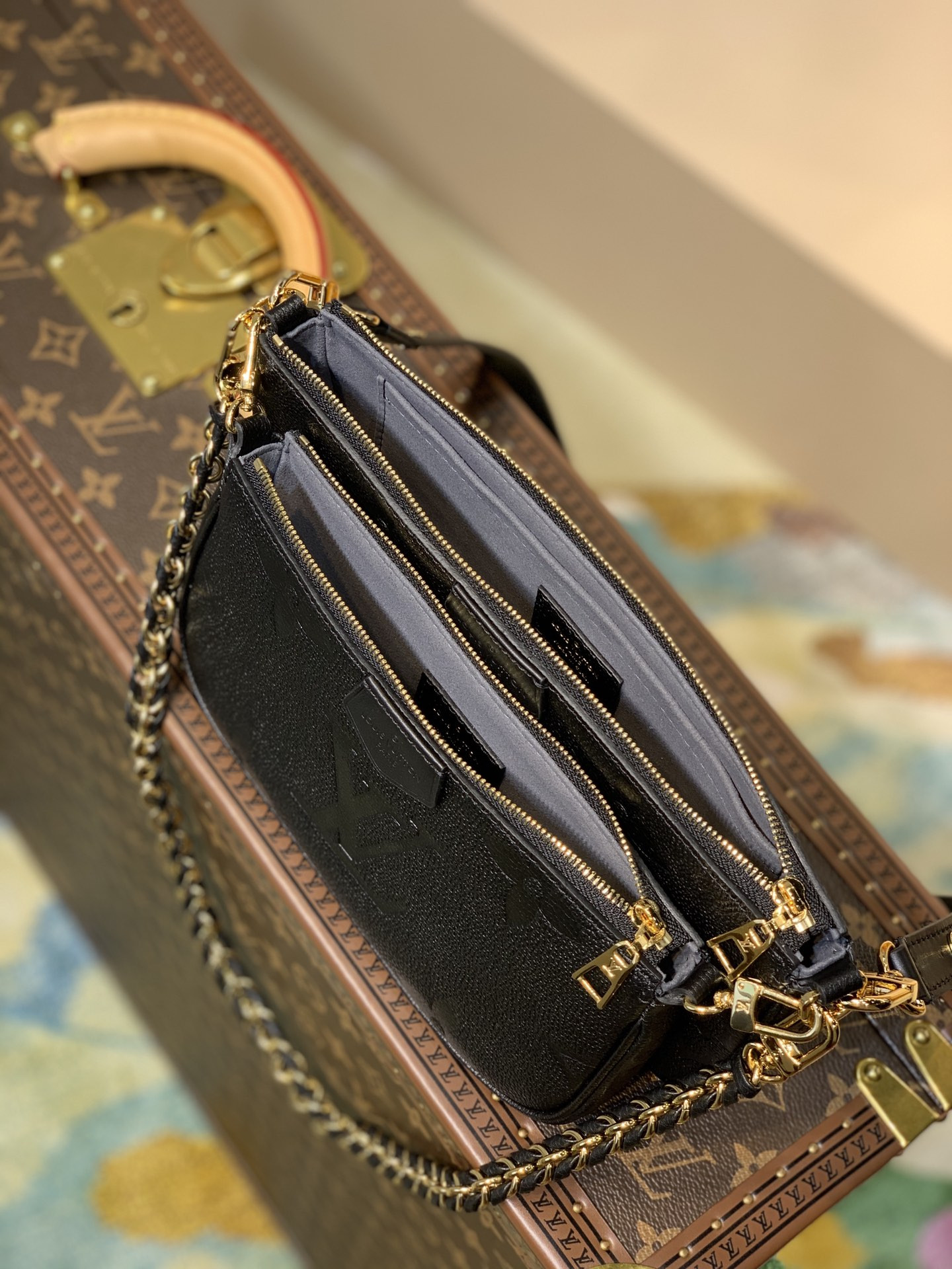 L0vis Vvtt0n M80399 Multi Pochette Accessoires 9.4 x 5.3 x 1.6 inches