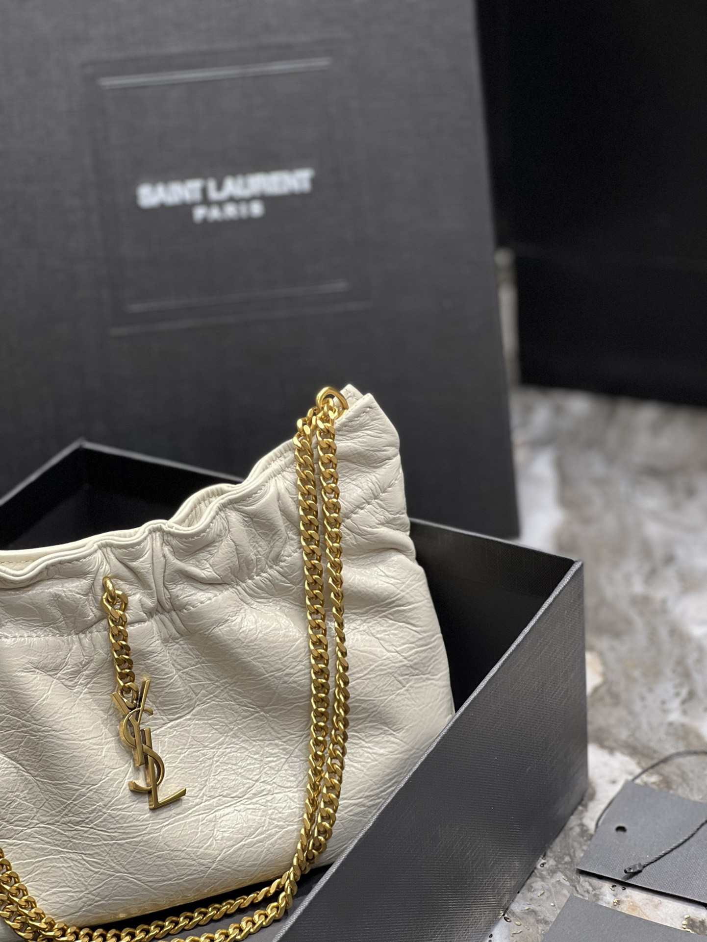 Y51 Mini leather shoulder bag White 24x14x4 cm