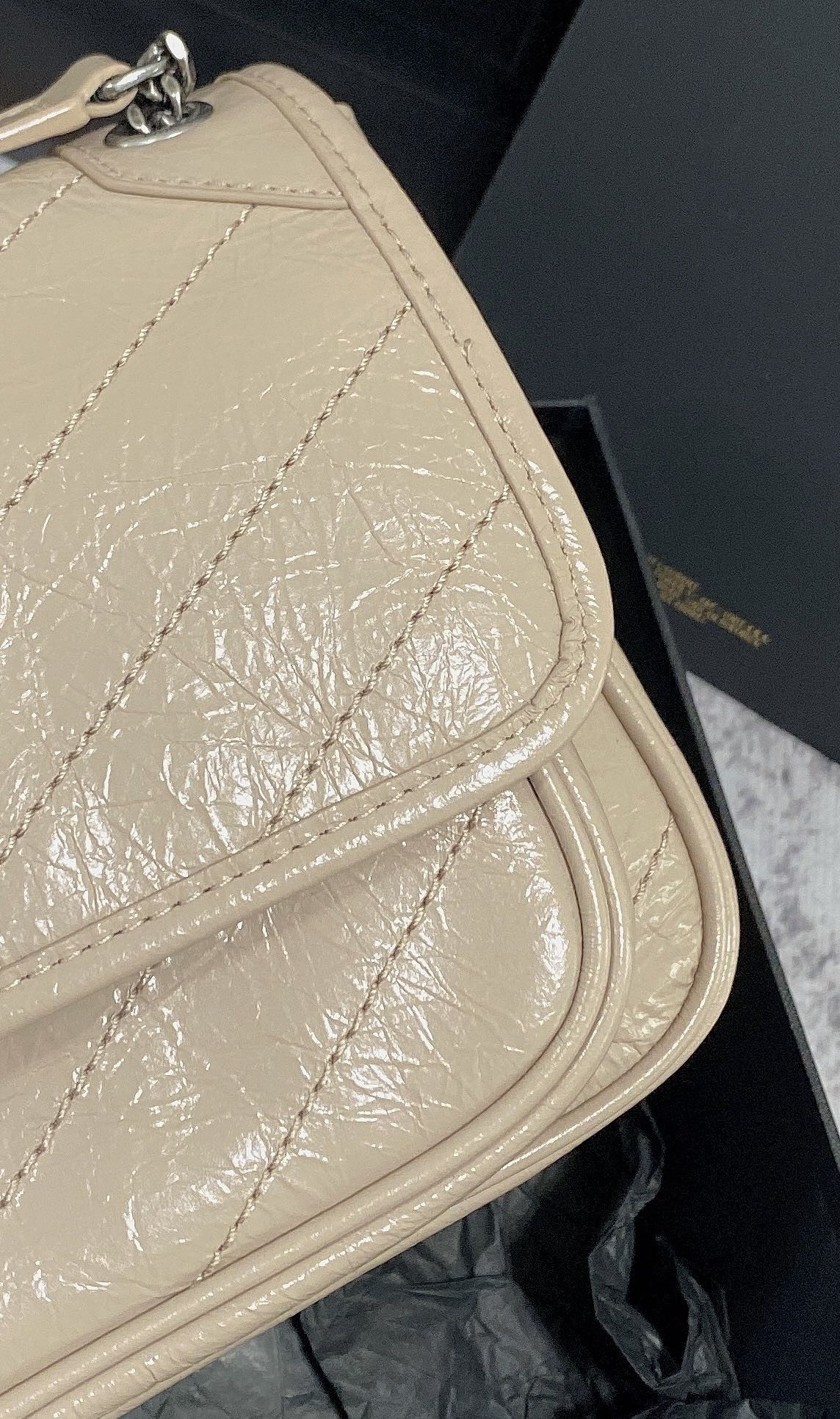 Y51 NIKI BABY IN VINTAGE LEATHER BEIGE 8.2 X 6 X 2.9 INCHES