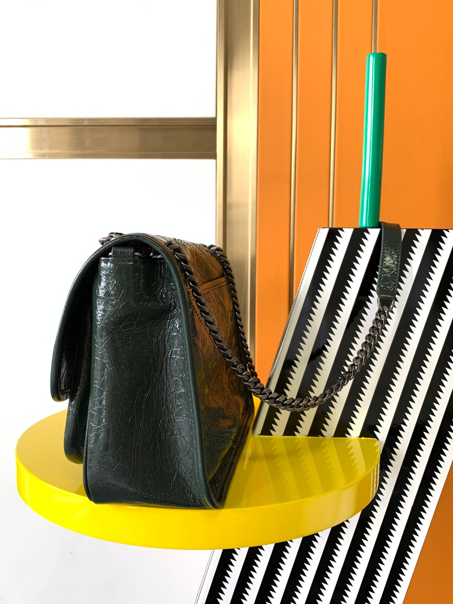 Y51 NIKI MEDIUM IN VINTAGE LEATHER dark green 11 X 7.8 X 3.3 INCHES