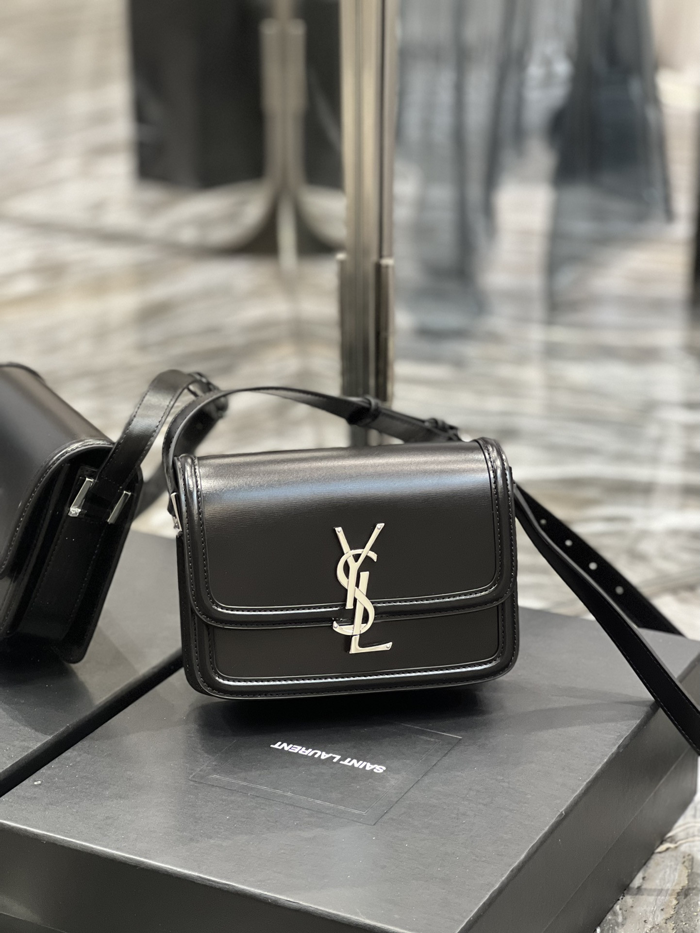 Y51 SOLFERINO SMALL IN GLAZED LEATHER  7.4 X 5.1 X 1.9 INCHES